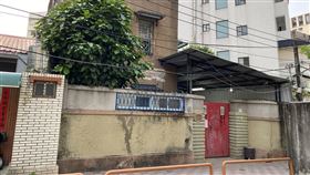 搶救台南湯德章故居　民間集資購屋啟動二二八事件受難者湯德章位於台南市中西區的故居，傳出於產權易主後將被拆除，市府文資處已公告暫定古蹟，文史團體也發起群眾集資，盼購屋搶救。（台南市文化資產保護協會提供）中央社記者張榮祥台南傳真　109年5月13日