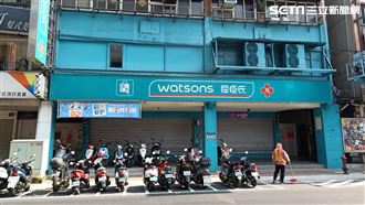 2男持刀闖屈臣氏　綑綁3女搶18萬