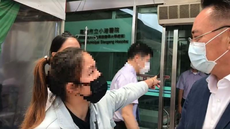 韓賜村赴醫院探視鐵工妻　家屬怒嗆