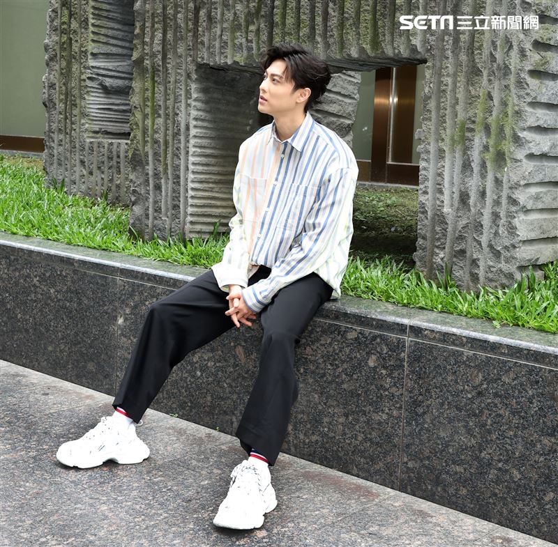 邱勝翊三立新聞網專訪。（記者邱榮吉/攝影）