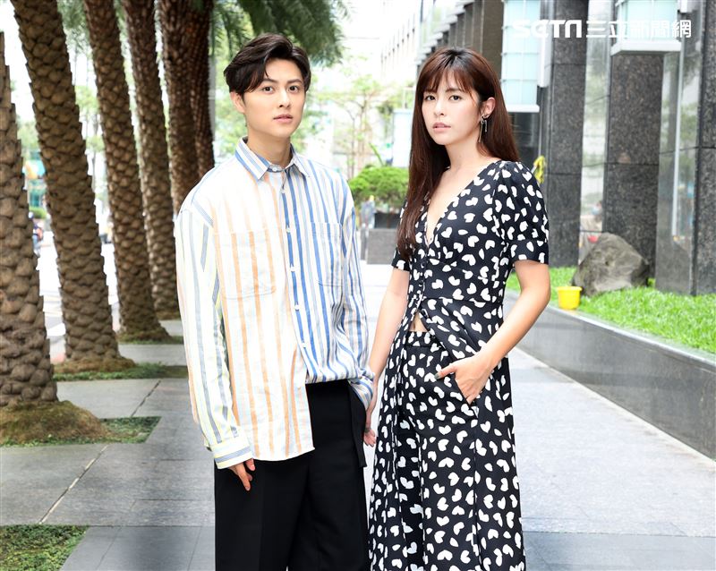 邱勝翊、任容萱三立新聞網專訪。（記者邱榮吉/攝影）