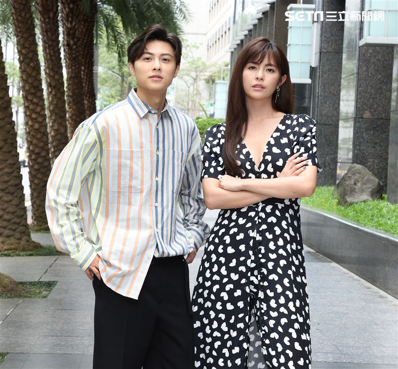 邱勝翊、任容萱三立新聞網專訪。（記者邱榮吉/攝影）