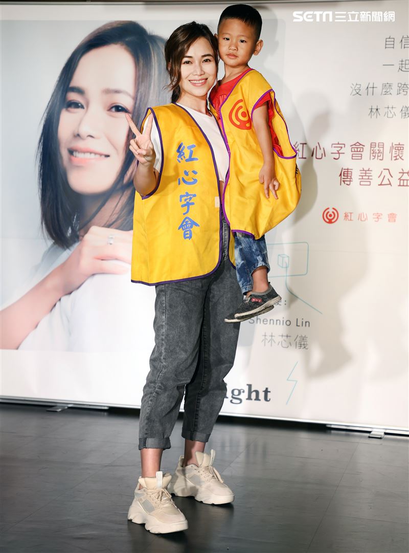 Shennio Lin林芯儀發行暖心單曲，關懷心納家庭號召民眾投入志願服務行列。（記者邱榮吉/攝影）