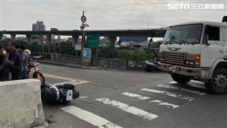 遭水泥車撞噴　台中騎士墜3米高橋溝