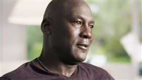 不少人都發現Jordan在紀錄片中眼睛異常泛黃。（圖／翻攝自推特）