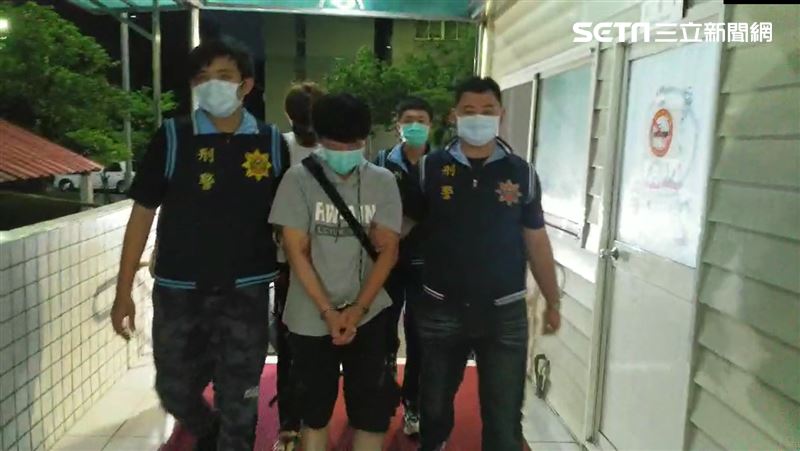 持刀搶屈臣氏18萬　雙煞中壢落網