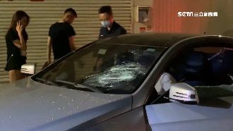 感情糾紛約談判　前女友撂多人猛砸車