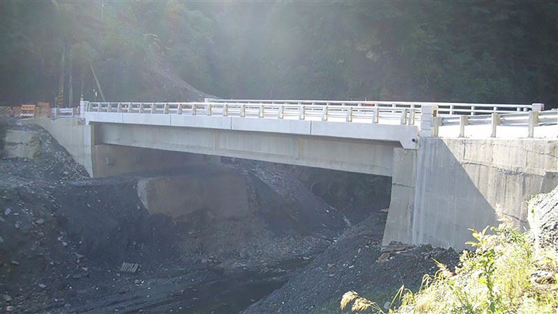 中橫通車一甲子　橋梁名紀念謝晉元