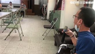 獨／侏儒父女又遭辱！鄉代狂語挺大嬸