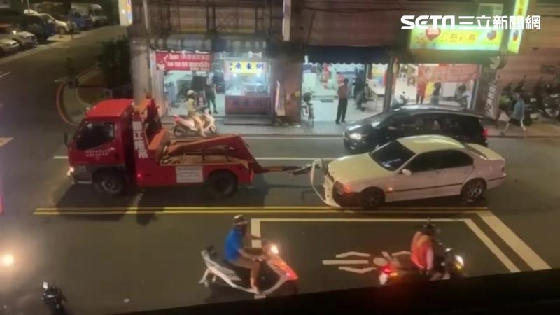 傻眼！拖吊車脫勾扯下BMW「下巴」