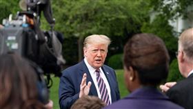 美中關係因冠狀病毒疫情變得緊張，美國總統川普（圖）14日表示，他現在不想跟中國國家主席習近平通話，並考慮與這個全球最大貿易夥伴切斷關係。（圖取自facebook.com/WhiteHouse）