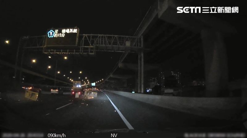 娃娃機「跳車」波及4車　駕駛下場慘
