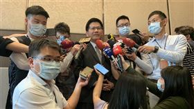 林佳龍透露防疫旅遊5月27日出發。（圖／記者陳宜加攝影）