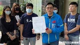 中國國民黨青年團　遞交　陳情書　蔡易餘委員（李國綸攝）