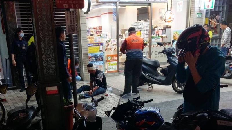 竹聯虎堂大哥遭砍　疑「內鬼」曝行蹤