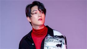 杰瑞克有限公司 提供 新加坡創作才子 陳傑瑞最新單曲《NETFLIX TONIGHT》MV邀全球各地藝人好友齊心協力為疫情送暖！ 以求愛情歌包裝 防疫主題要大家STAY HOME
