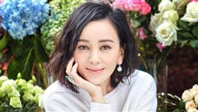  演出瓊瑤劇《情深深雨濛濛》反派「雪姨」的女星王琳。微博