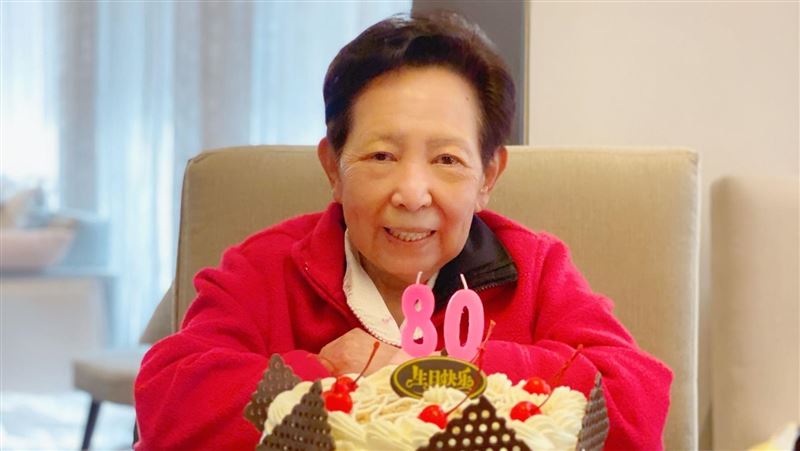 二姐徐菊芳病逝　徐旭東今早到場弔唁