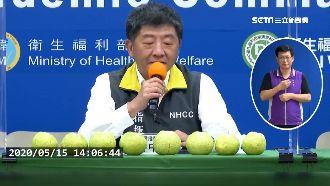 88風災醫護挺甲仙　小農感念贈芭樂