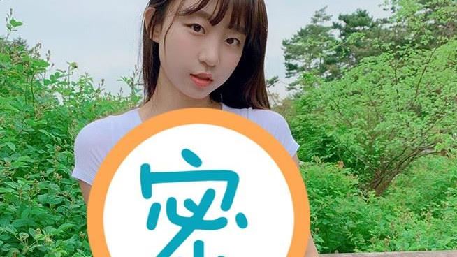 美女DJ踏青　輕便服裝胸型卻被看光