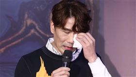 羅時豐在記者會上曝光病況，心疼母親擔心而淚崩。（圖／記者林聖凱攝影）