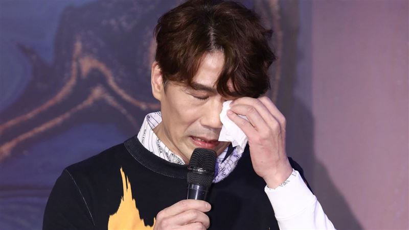 腹痛險歸西　金曲歌王急送醫斷腸保命