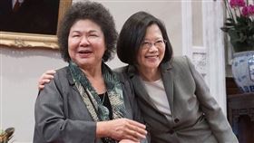 陳菊請辭總統府秘書長…蔡英文說話了（圖／翻攝臉書）