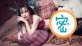 斯亞大膽秀出破表尺度比基尼棚拍辣照。（圖／翻攝自siya0103 IG）