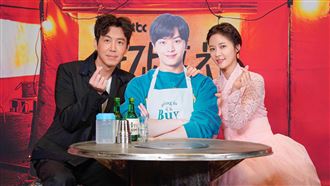 入伍男星驚現記者會！出場方式粉笑瘋