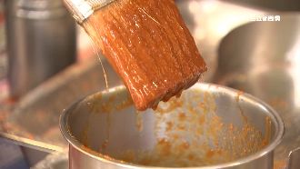 雞排名店有蟑螂　爆臭酸食材刷醬蓋味