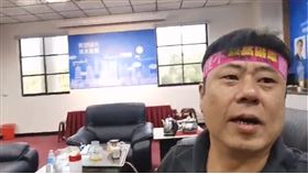 杏仁哥議會直播（圖／翻攝自杏仁哥臉書）