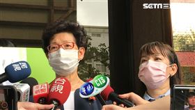 ▲兆如安養護中心院長林月桂在律師陪同下，赴台北地檢署，針對北市議員李慶元爆料院內有疥瘡感染及虐待老人，甚至連他的岳母都受虐一事，提告加重誹謗等罪。（圖／記者楊佩琪攝）