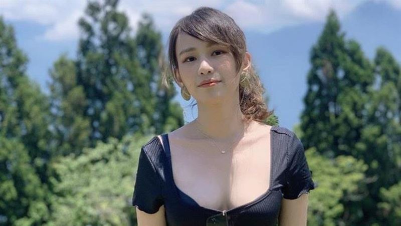 獨／超辣好「胸」女記者　本尊曝光了