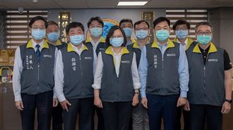 小英貼「抗疫全紀錄」…5萬人噴淚