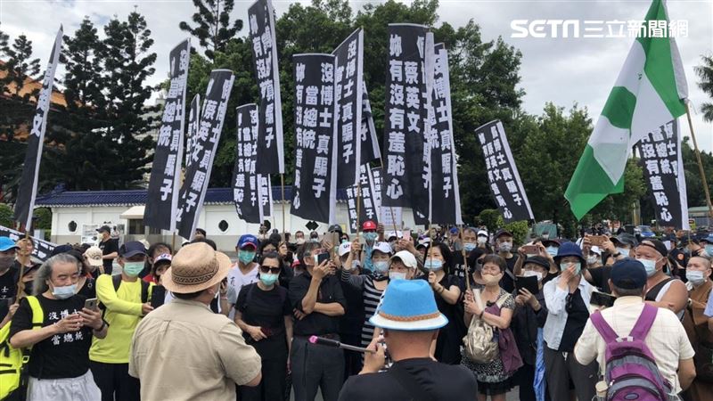 520獨派陳抗　北市警出動抬離小組