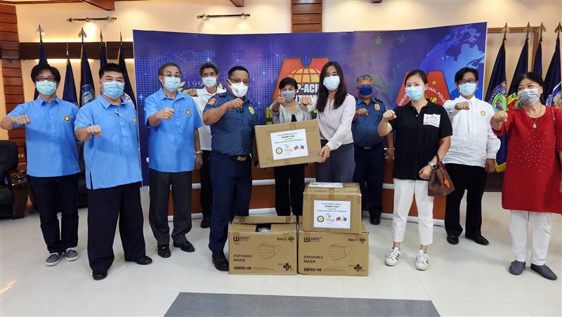 菲國警長直播　介紹台商捐口罩善舉