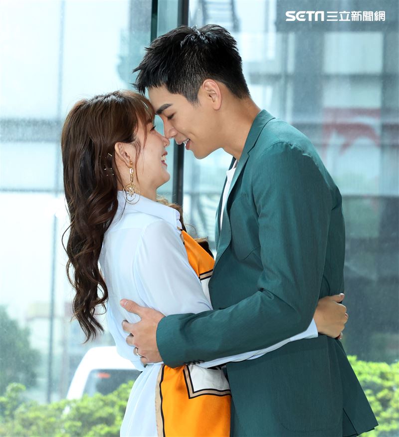 郭書瑤、禾浩辰出席「未來媽媽」卡司發布記者會。（記者邱榮吉/攝影）