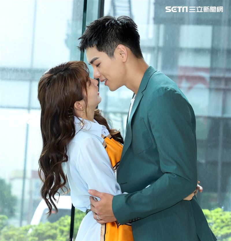 郭書瑤、禾浩辰出席「未來媽媽」卡司發布記者會。（記者邱榮吉/攝影）