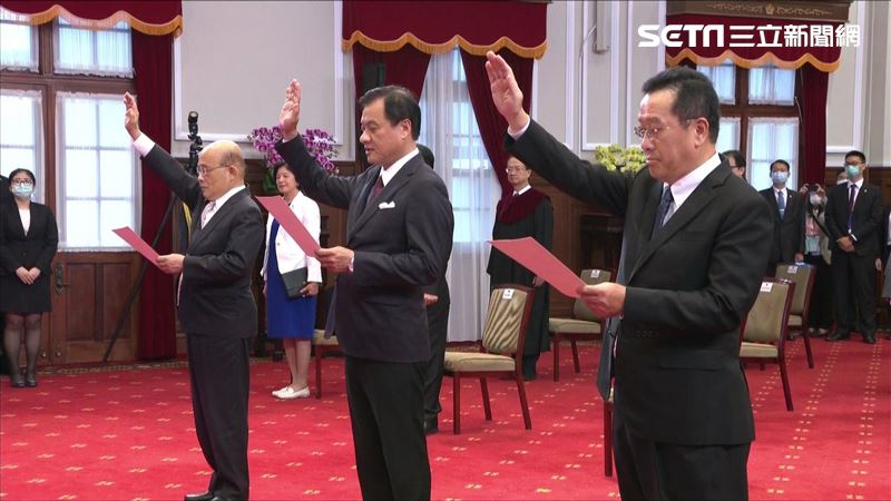 漏網鏡頭／蘇嘉全才念2字　下一秒…
