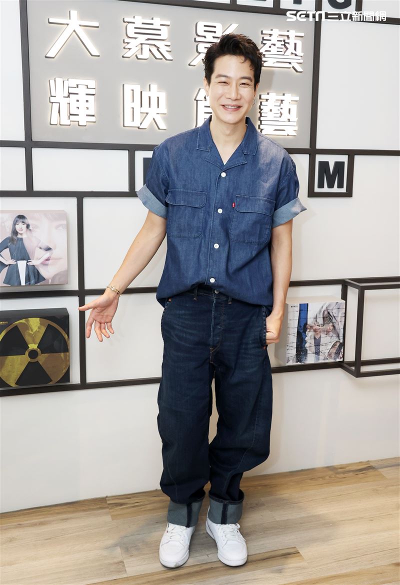 薛仕凌三立新聞網專訪。（記者邱榮吉/攝影）