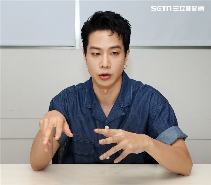 薛仕凌三立新聞網專訪。（記者邱榮吉/攝影）