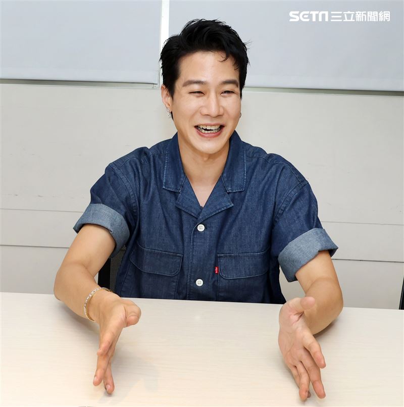 薛仕凌三立新聞網專訪。（記者邱榮吉/攝影）