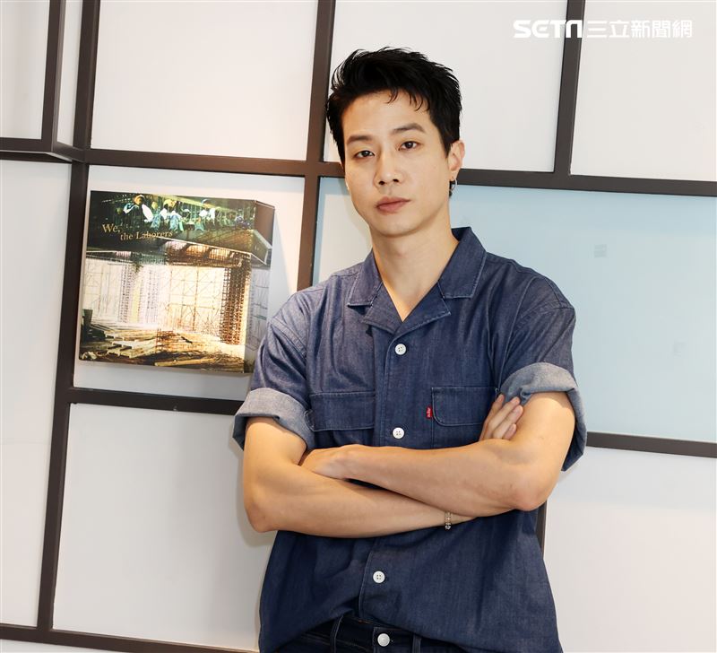 薛仕凌三立新聞網專訪。（記者邱榮吉/攝影）