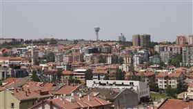 熱浪襲土耳其　安卡拉巿景熱浪來襲，土耳其正經歷最熱5月，許多城巿刷新保持數十年5月高溫紀錄。大部分省分16至19日防疫宵禁，圖為19日中午安卡拉巿區一隅。中央社記者何宏儒安卡拉攝　109年5月19日