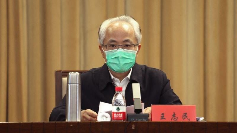 免職後首露面　前中聯辦主任一夜白髮