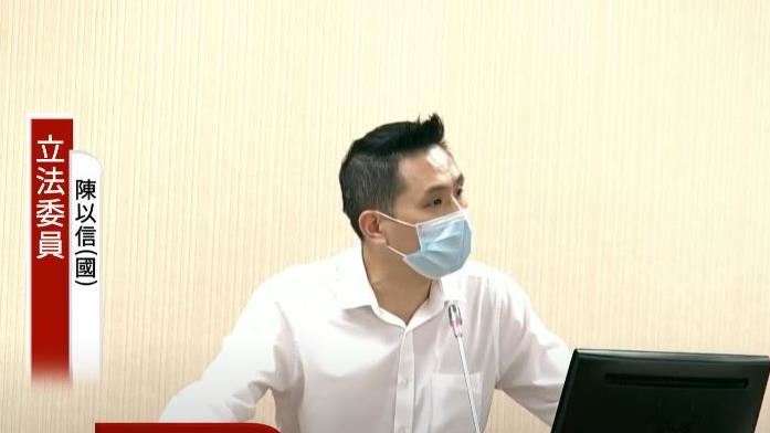 要「駐美代表」蕭美琴備詢…他狠打臉