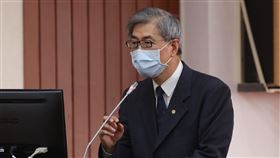 金管會常務副主委人選  黃天牧：從局長內升金融監督管理委員會新任主委黃天牧（圖）21日上午首度赴立法院進行專案報告，有立委關注金管會高層人事，目前還有一名常務副主委尚未公布；黃天牧答詢時表示，應該會從四局局長內升。中央社記者張皓安攝  109年5月21日