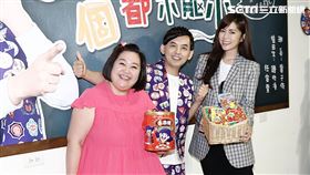 黃子佼新節目《一個都不能少》，鍾欣凌、任容萱現身送祝福（記者林聖凱攝影）