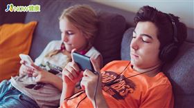 名家專用／NOW健康／角膜塑型片配戴前除須經過評估、檢查，也是1筆可觀的費用，陳逸川建議，應尋找提供試戴的醫療院所，至少試戴1至2周，確定孩童適應與否較有保障。(勿用)