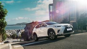▲LEXUS NX200曜黑時尚車型。（圖／LEXUS提供）